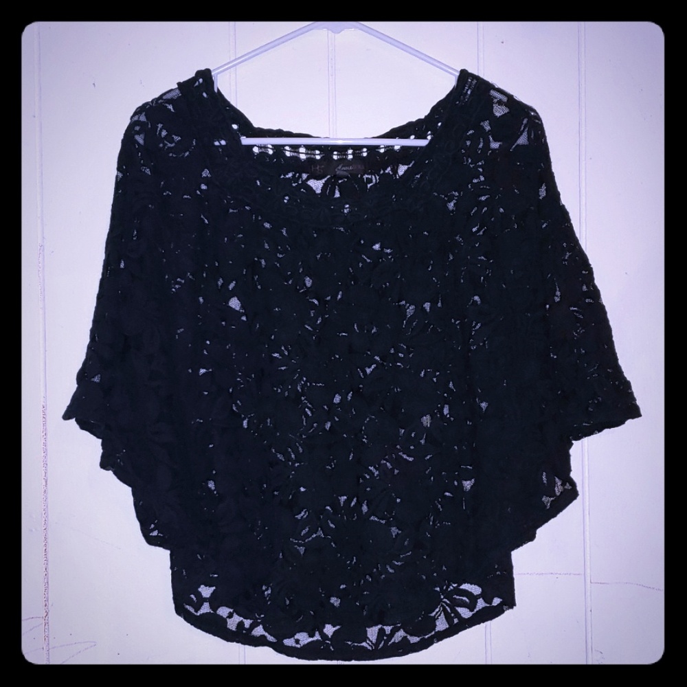 Short sleeve batwing top